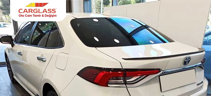 Toyota Corolla Arka Cam Değişim Süreci ve Maliyeti