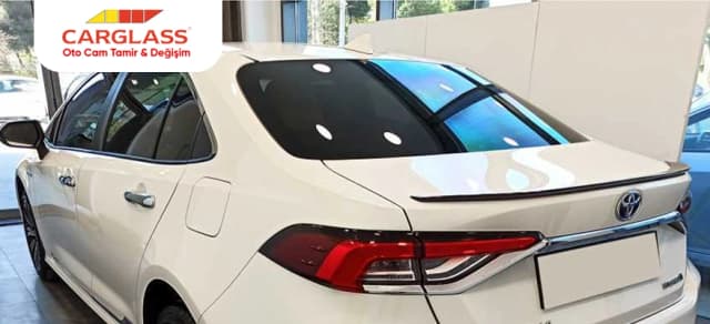 Toyota Corolla Arka Cam Değişim Süreci ve Maliyeti